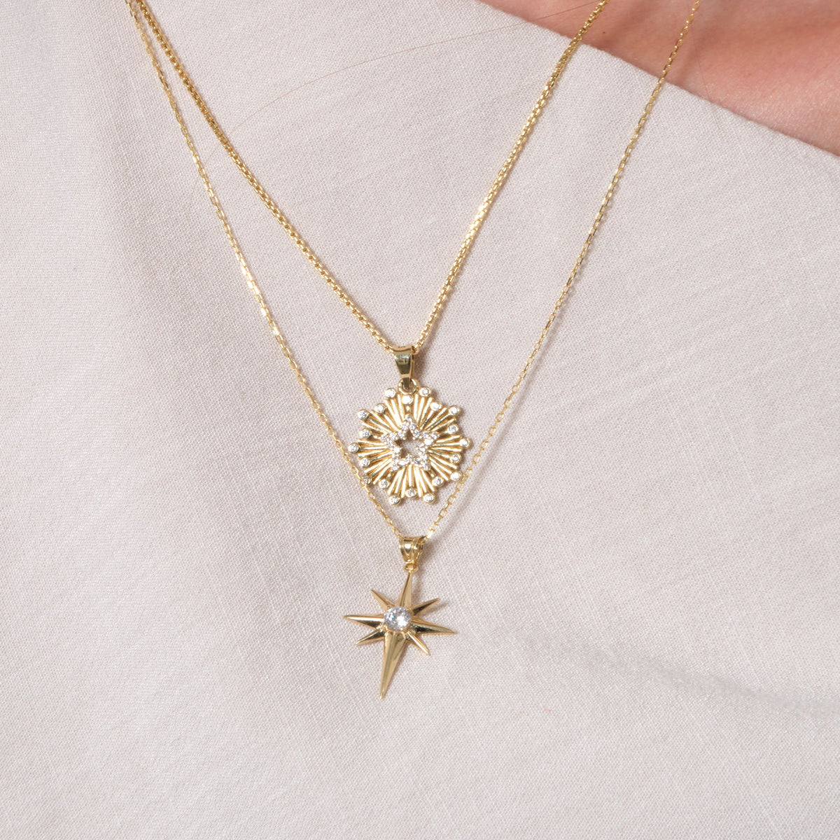 Sparkling Sun Star Pendant Solid Gold